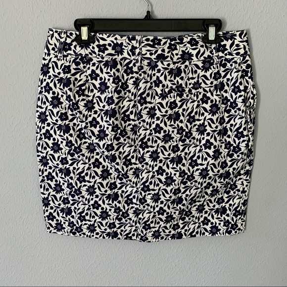 CHAPS FLORAL MINI SKIRT SIZE 10 - Picture 6 of 7